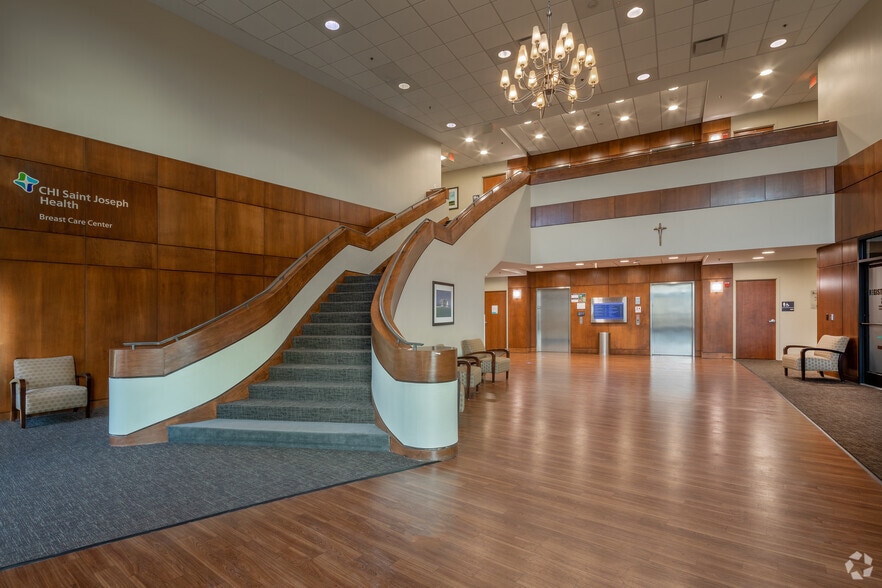 160 N Eagle Creek Dr, Lexington, KY à louer - Hall d’entrée - Image 2 de 31