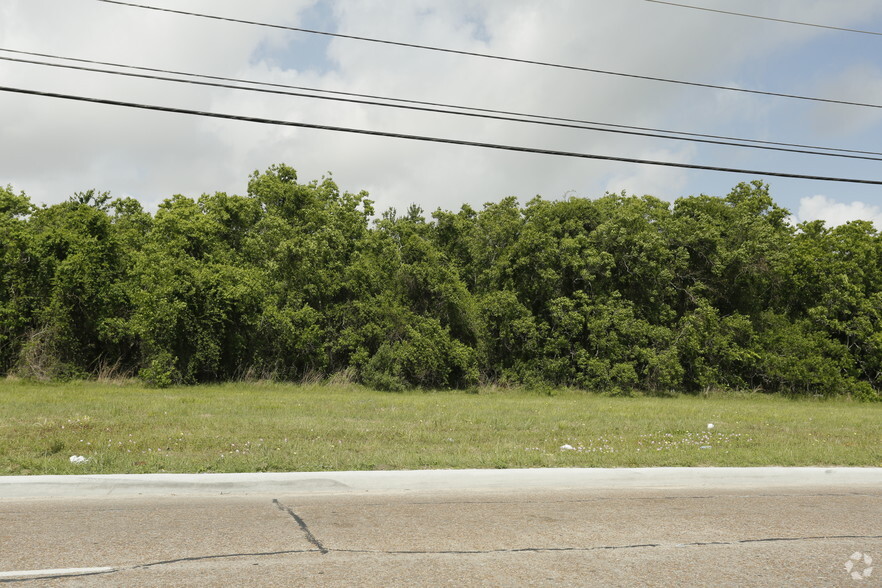 N Main St, Baytown, TX à vendre - Photo principale - Image 1 de 3