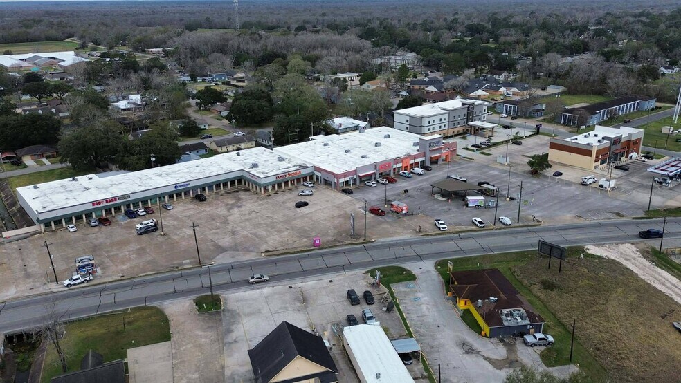 1021 Main St, Liberty, TX à vendre - Photo du bâtiment - Image 2 de 2