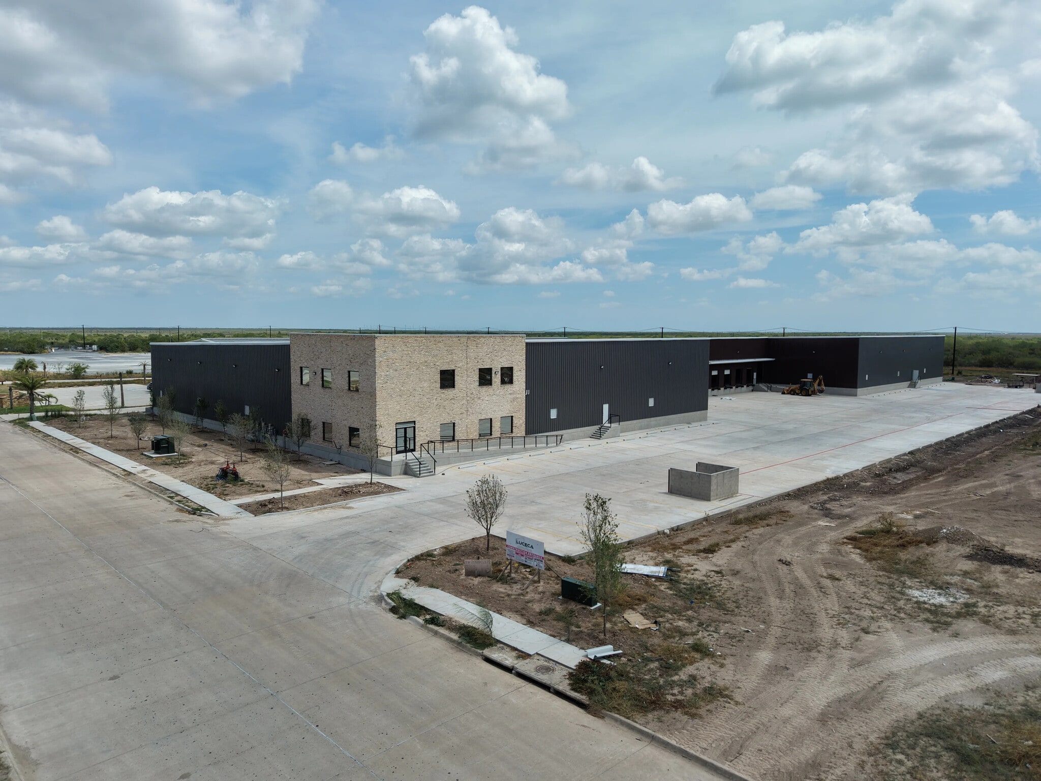 7205 Industrial Cir, Brownsville, TX à vendre Photo du bâtiment- Image 1 de 4