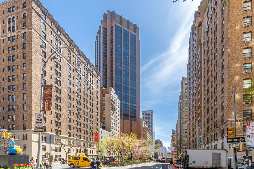 3 Park Ave, New York, NY à louer - Photo du bâtiment - Image 1 de 2