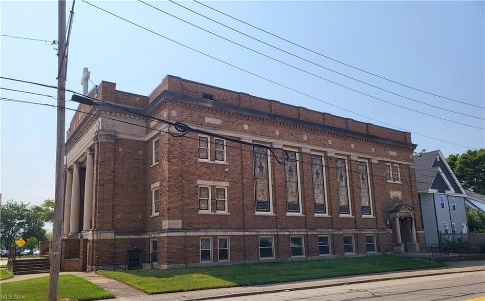 400 Sixth St, Lorain, OH for sale - Building Photo - Image 2 of 17