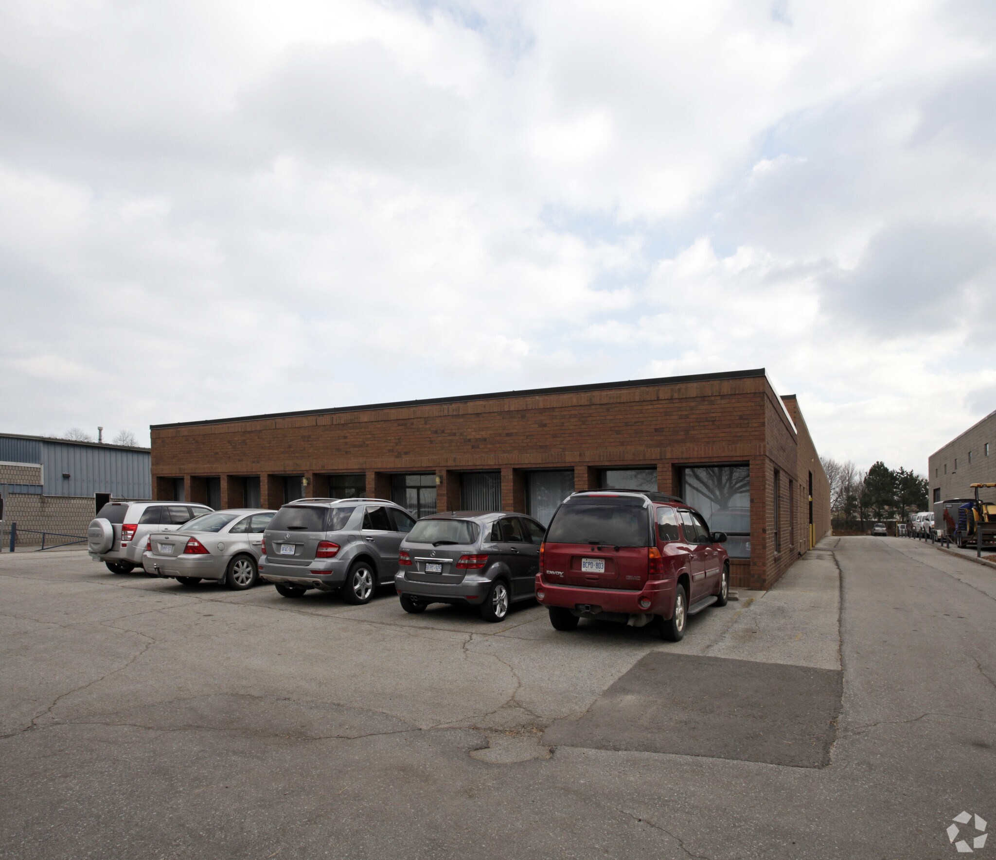 2384 Speers Rd, Oakville, ON for sale Primary Photo- Image 1 of 1