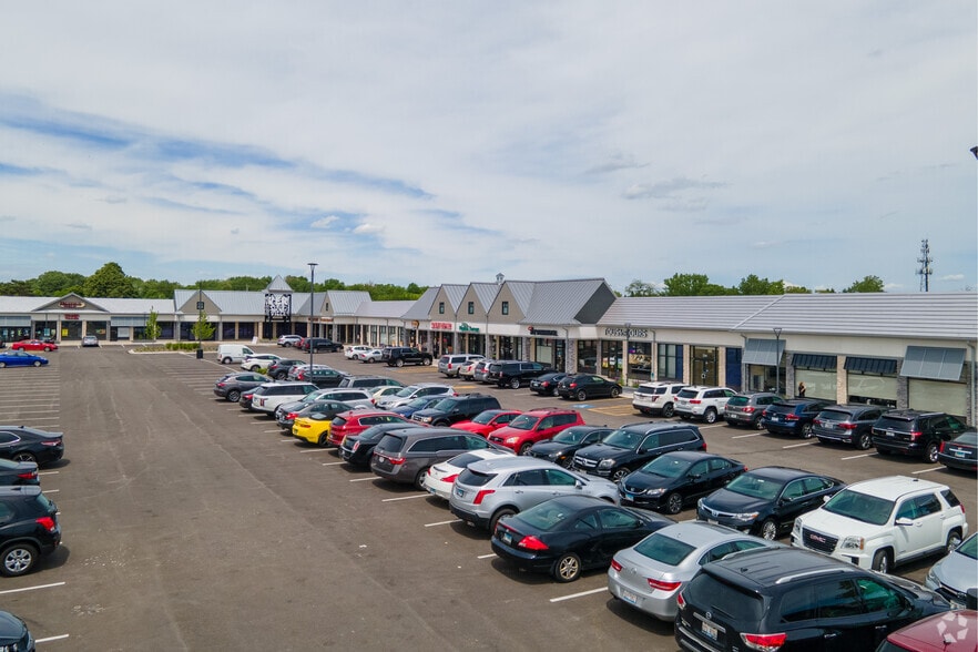 1512 N Naper Blvd, Naperville, IL for lease - Building Photo - Image 3 of 14