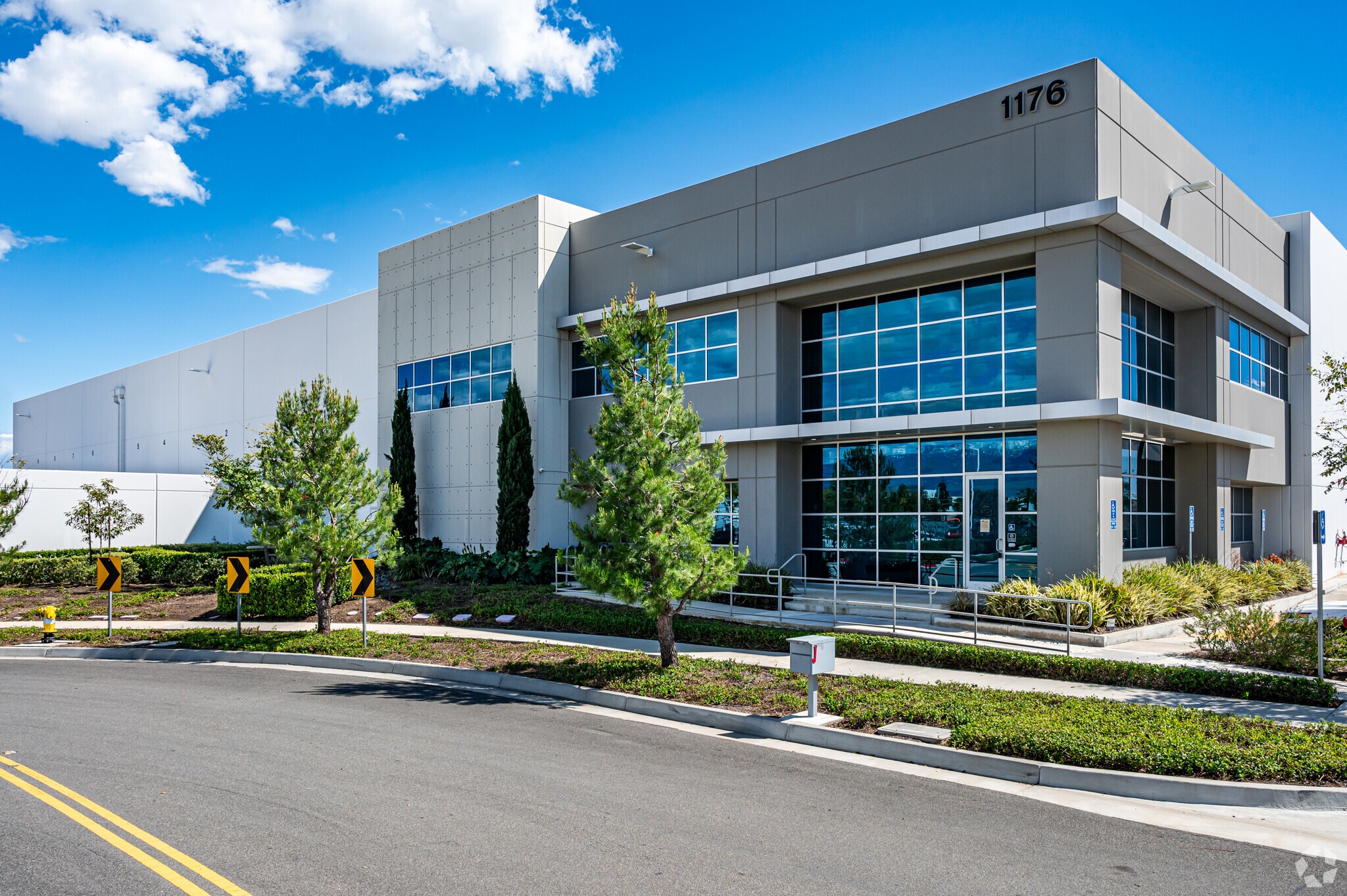 1176 E California St, Ontario, CA for lease Primary Photo- Image 1 of 8