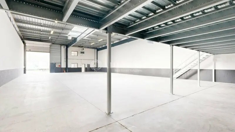 Flex in Bezons for lease - Interior Photo - Image 3 of 9
