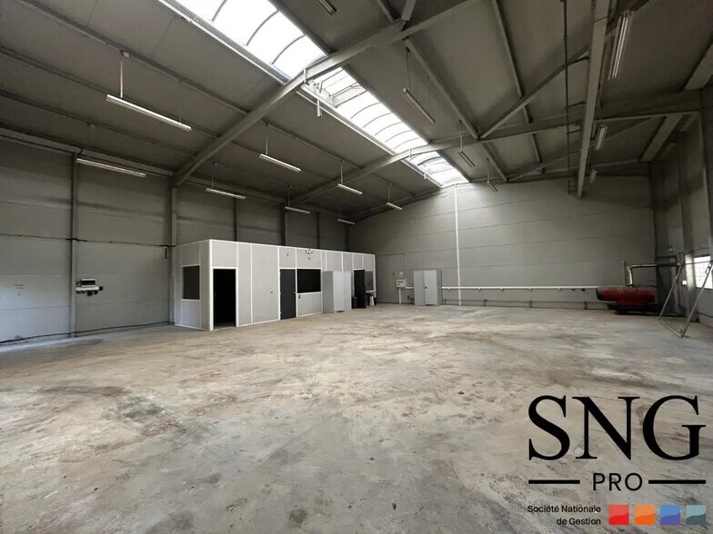 Industrial in Gardanne for lease - Building Photo - Image 3 of 8