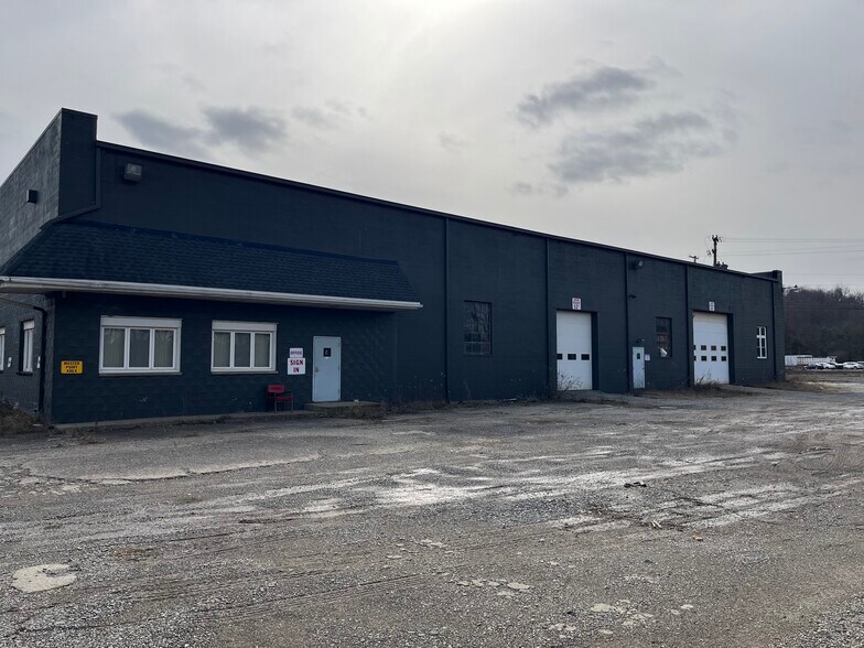 144 Niles Ave, Waynesburg, OH à louer - Photo du bâtiment - Image 3 de 8