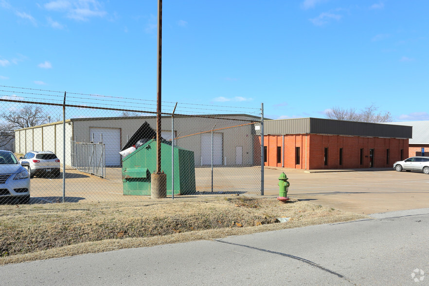 710 S Adams St, Sapulpa, OK for lease - Building Photo - Image 3 of 19