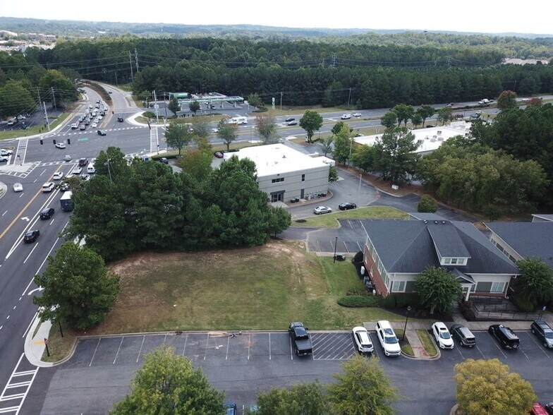 4320 Suwanee Dam Rd, Suwanee, GA à vendre - Photo du bâtiment - Image 2 de 4