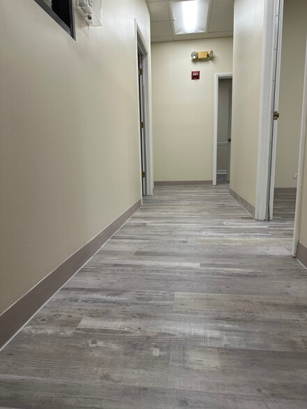 3033 Ogden Ave, Lisle, IL for lease - Interior Photo - Image 2 of 14