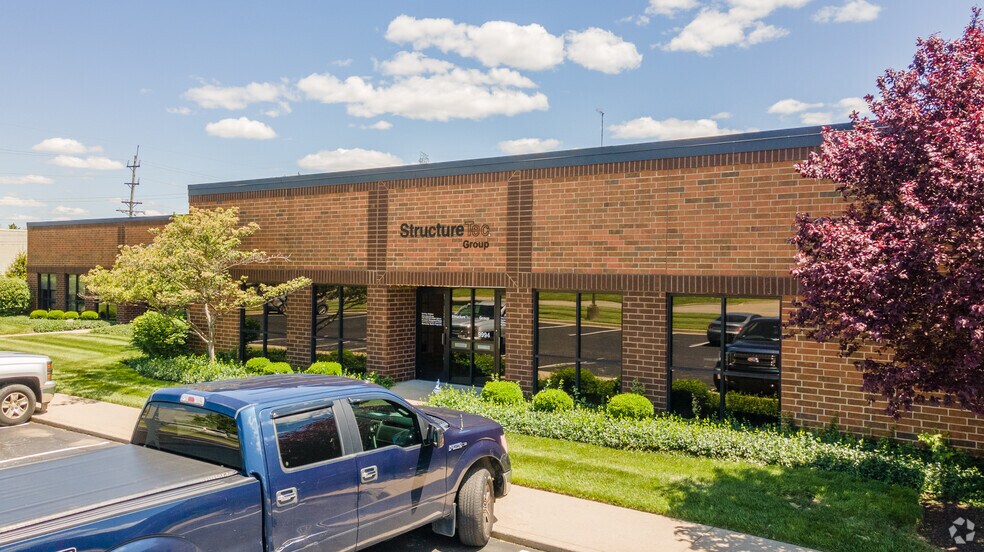 9990-10020 International Blvd, Cincinnati, OH à louer - Photo du bâtiment - Image 3 de 4