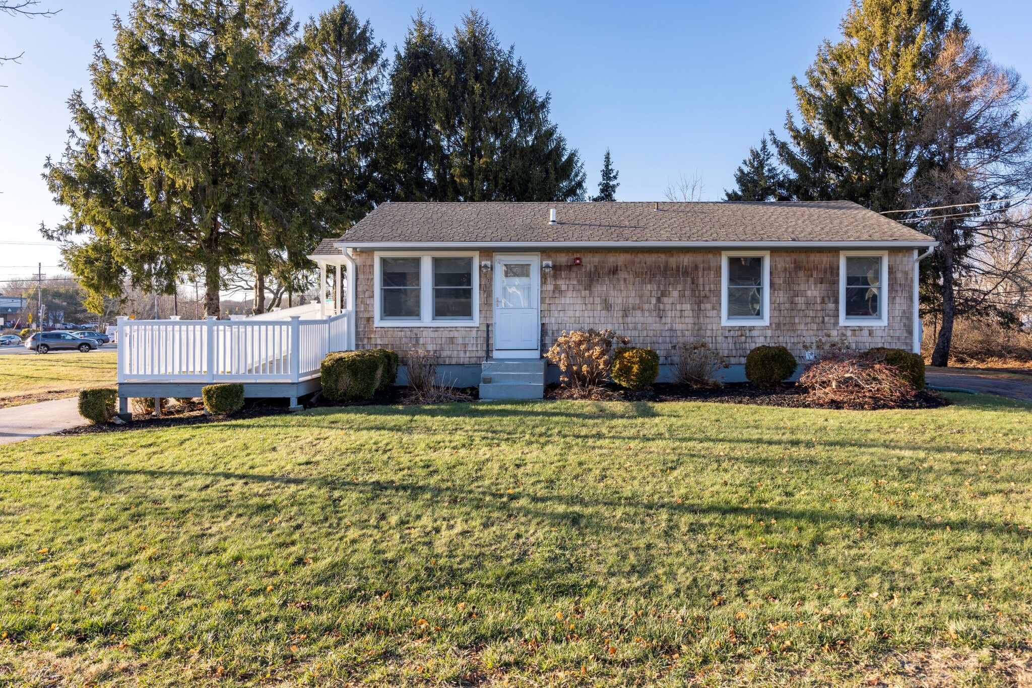 6 Lambert St, Narragansett, RI à vendre Photo du bâtiment- Image 1 de 18