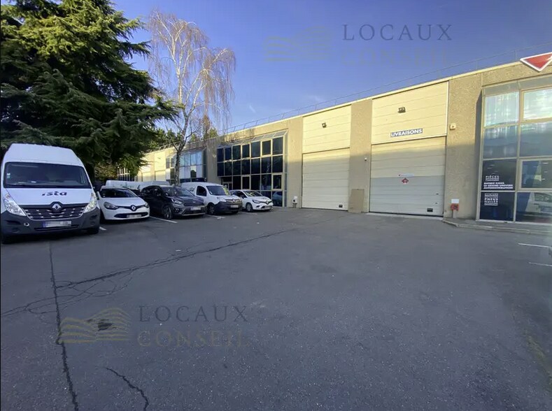 Industriel dans Bezons à louer - Photo du bâtiment - Image 2 de 2
