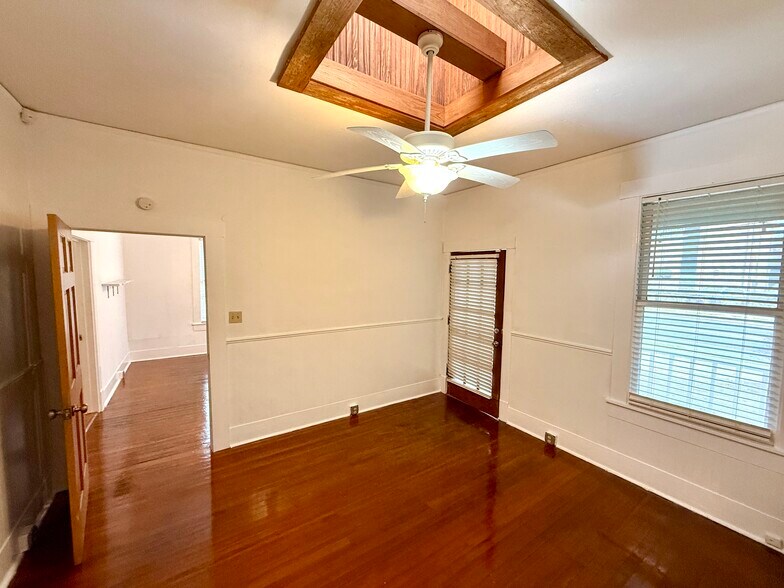 108 W 38th St, Austin, TX à louer - Photo du bâtiment - Image 3 de 15