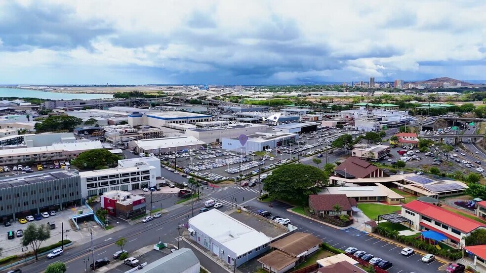 2295 N King St, Honolulu, HI à vendre - Vidéo sur l’inscription commerciale - Image 2 de 11