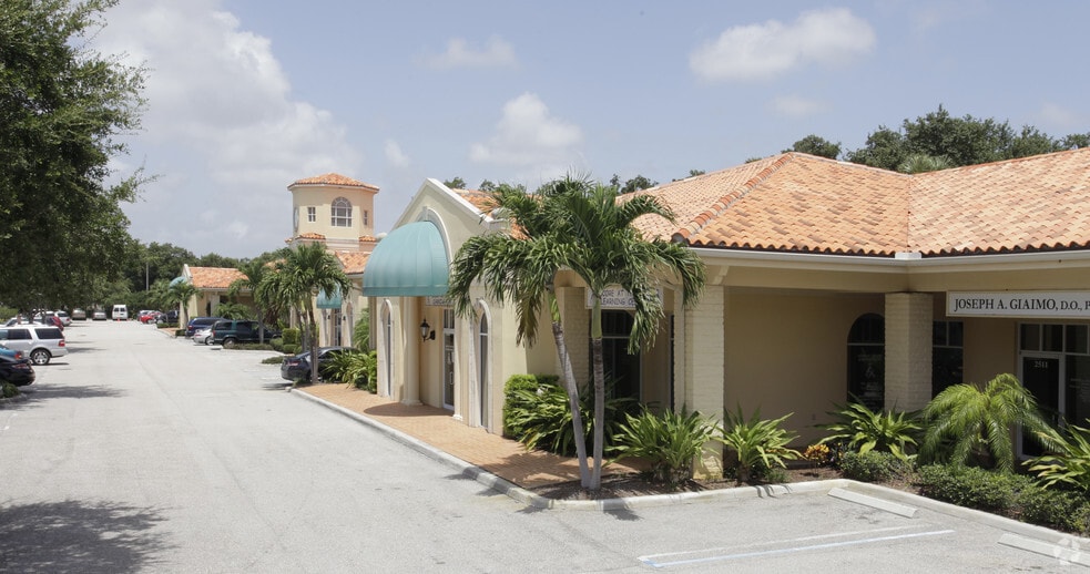 2501-2543 Burns Rd, Palm Beach Gardens, FL for lease - Primary Photo - Image 1 of 15