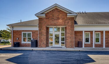 1066 Hisey Ave, Woodstock, VA for lease Building Photo- Image 2 of 13