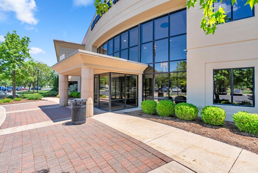 8621 E 21st St, Wichita, KS for sale - Building Photo - Image 2 of 4