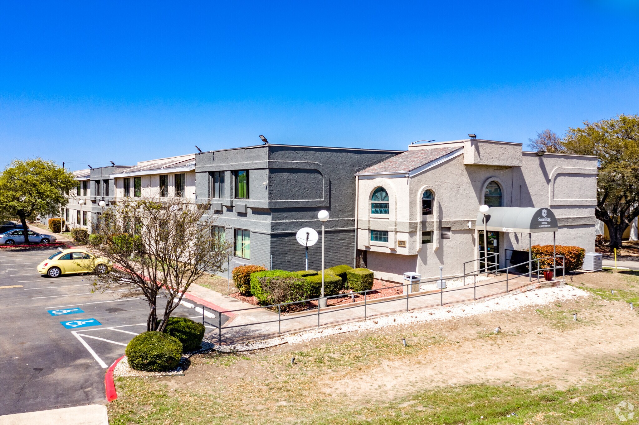 3821 N Panam Expy, San Antonio, TX à vendre Photo du bâtiment- Image 1 de 8