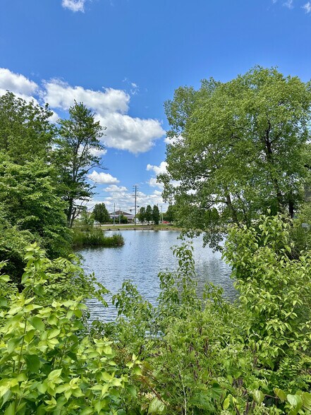 11223 Cornell Park Dr portefeuille de 2 propriétés à vendre sur LoopNet.ca - Photo du bâtiment - Image 2 de 16