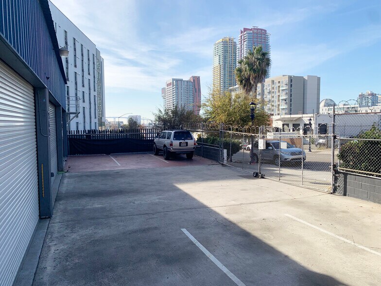 765 17th St, San Diego, CA à vendre - Photo du bâtiment - Image 3 de 6