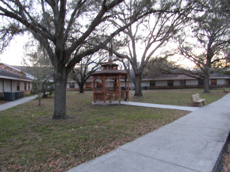 6701 Dairy Rd, Zephyrhills, FL à vendre - Photo principale - Image 1 de 1