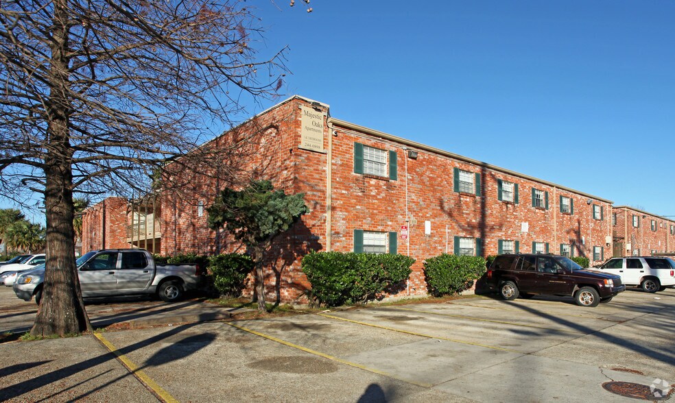 6235 Chef Menteur Hwy, New Orleans, LA for sale - Primary Photo - Image 1 of 7