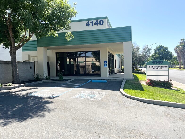 4120 Bangs Ave, Modesto, CA à louer - Photo du bâtiment - Image 3 de 9