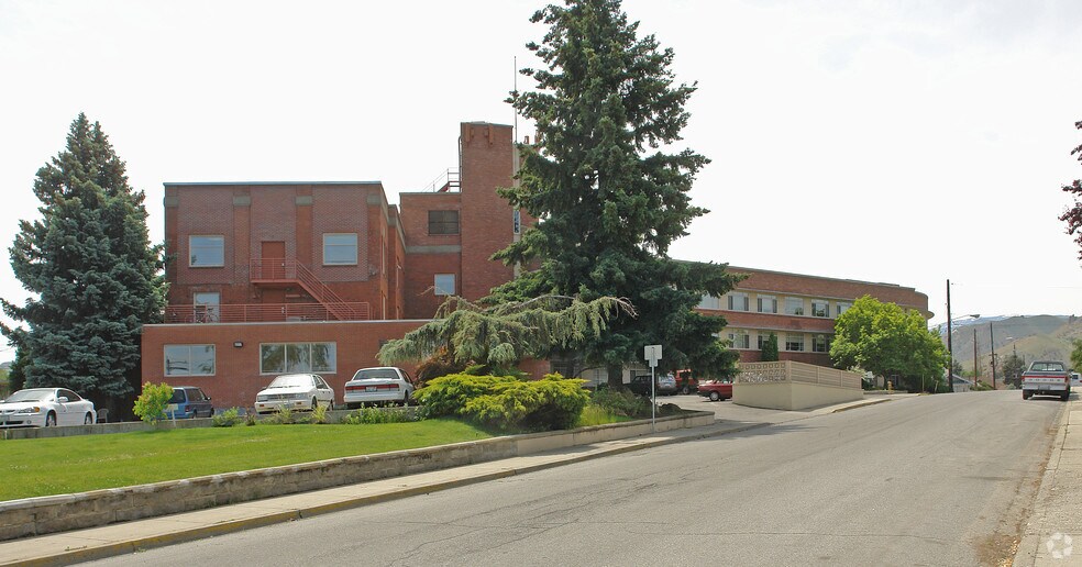 300 S Okanogan Ave, Wenatchee, WA à louer - Photo principale - Image 2 de 11