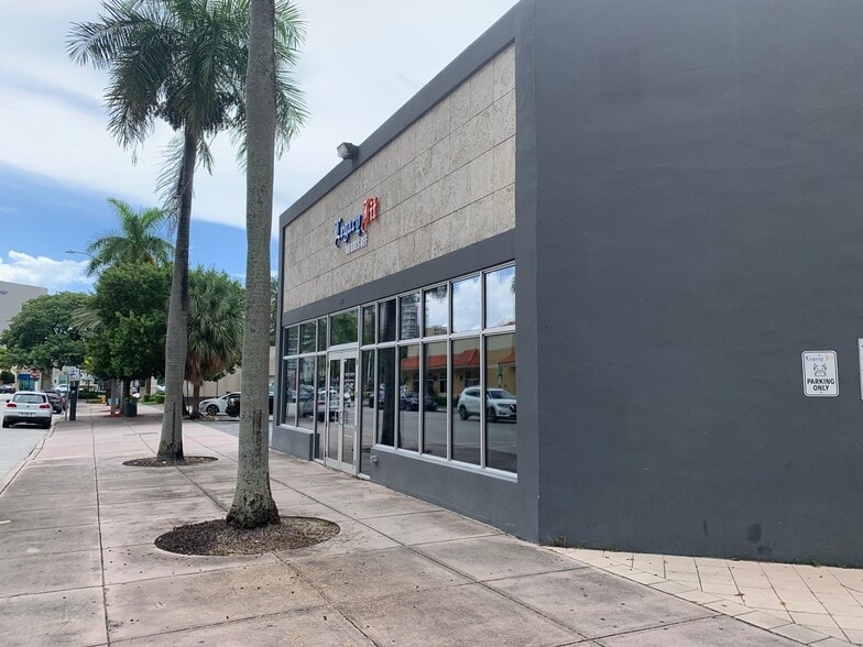 22 Merrick Way, Coral Gables, FL for lease - Building Photo - Image 1 of 6