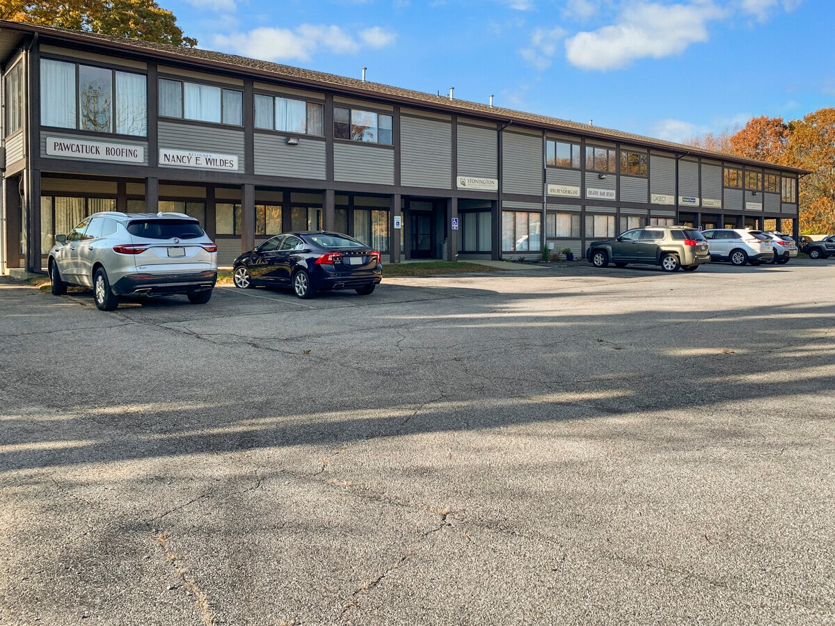 20 S Anguilla Rd, Pawcatuck, CT 06379 - Unit 8 -  - Interior Photo - Image 1 of 19