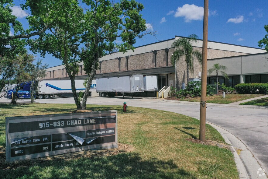 915-933 Chad Ln, Tampa, FL à louer - Photo du bâtiment - Image 2 de 20