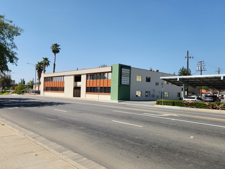 1601 H St, Bakersfield, CA à louer - Photo du bâtiment - Image 1 de 16