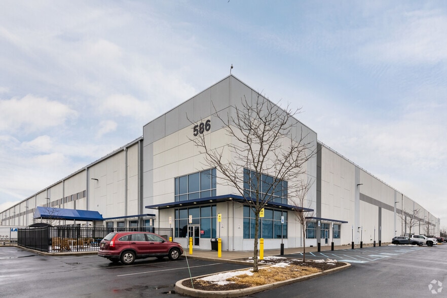 586 Gulf Ave, Staten Island, NY for lease - Building Photo - Image 2 of 15