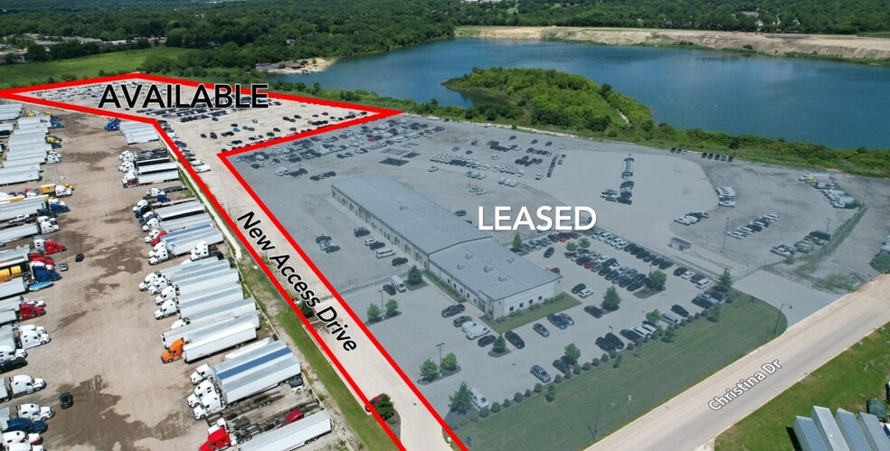 900 Christina Dr, East Dundee, IL for lease - Building Photo - Image 3 of 3