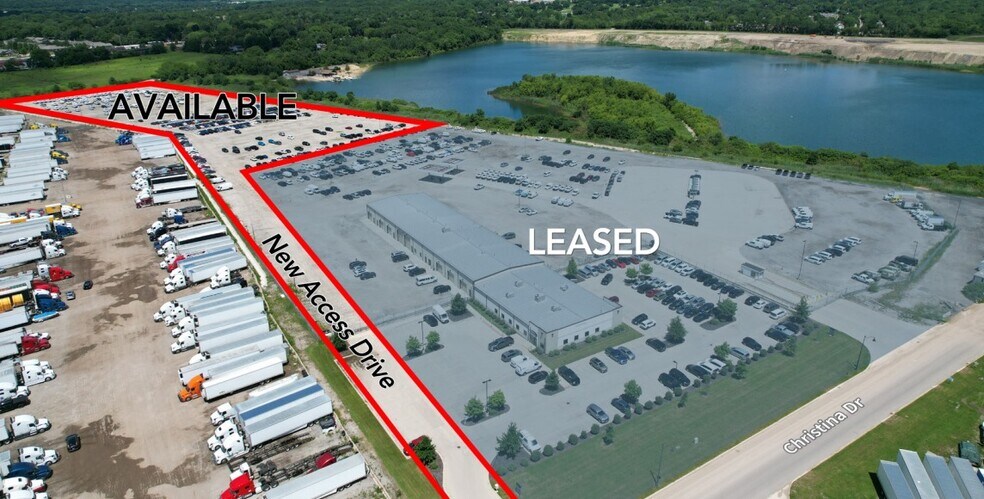 900 Christina Dr, East Dundee, IL à louer - Photo du bâtiment - Image 3 de 3