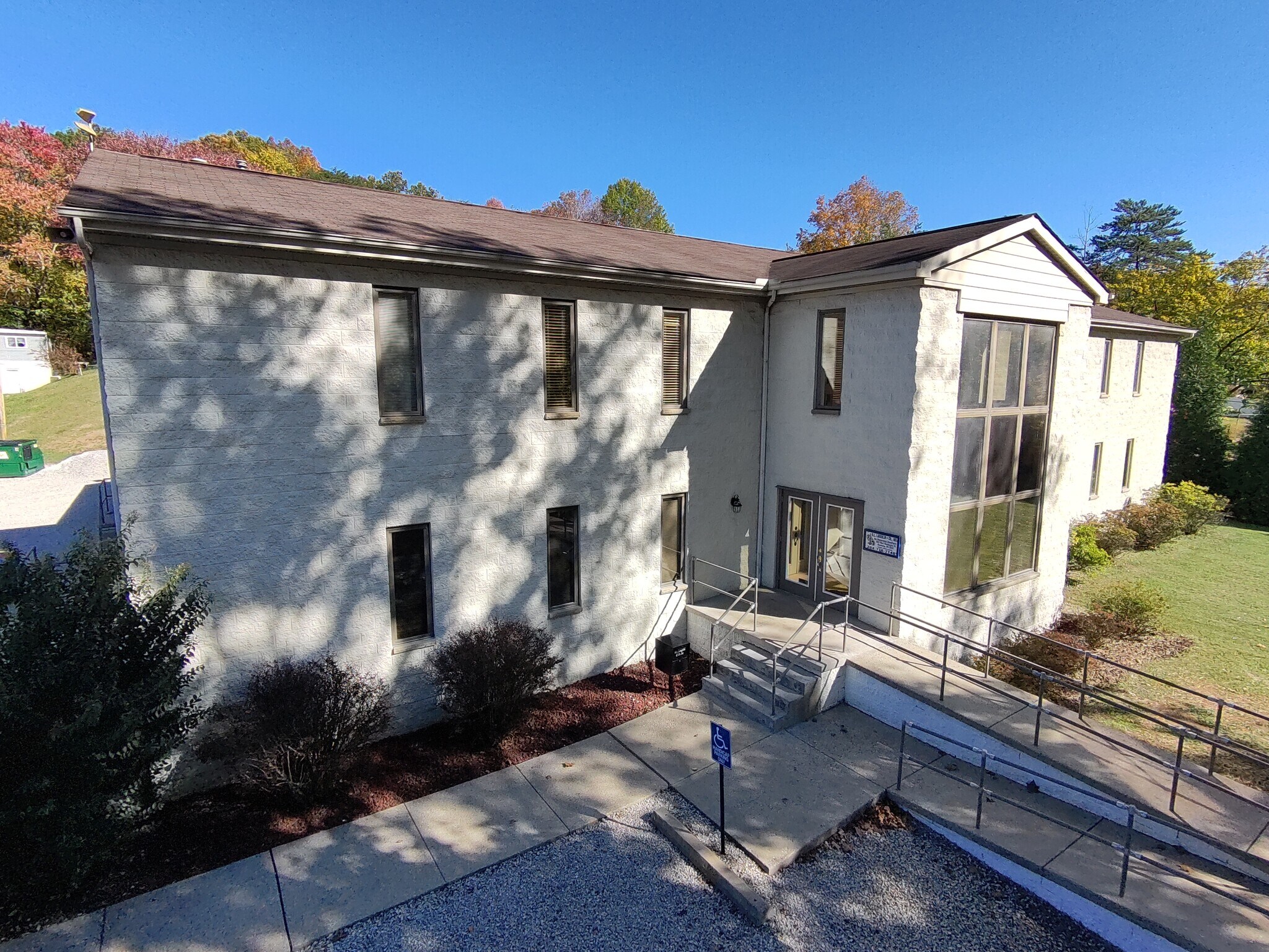 5012 W Washington St, Charleston, WV à louer Photo du bâtiment- Image 1 de 6