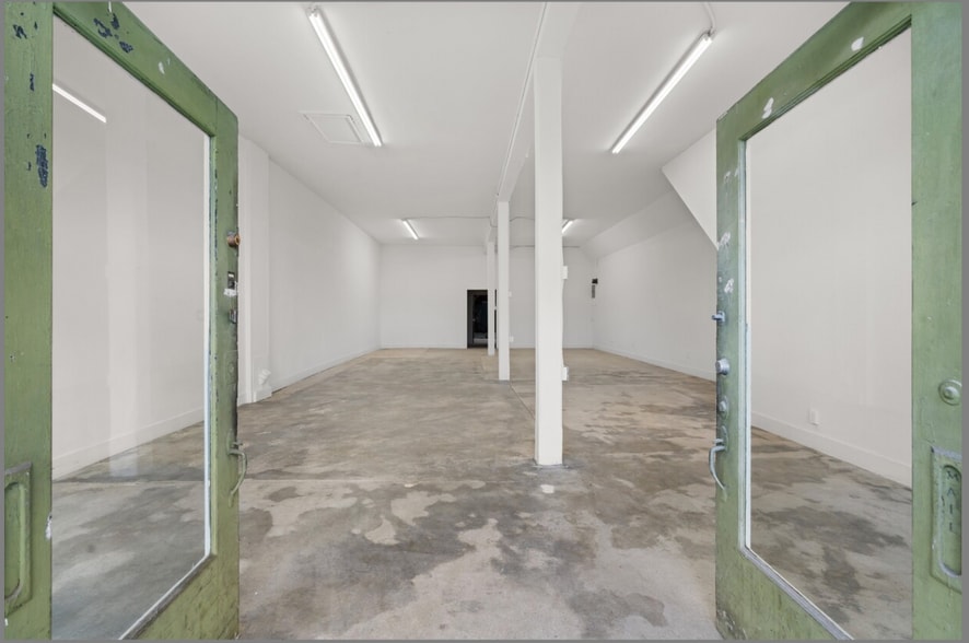 4860 W Adams Blvd, Los Angeles, CA for lease - Building Photo - Image 2 of 9