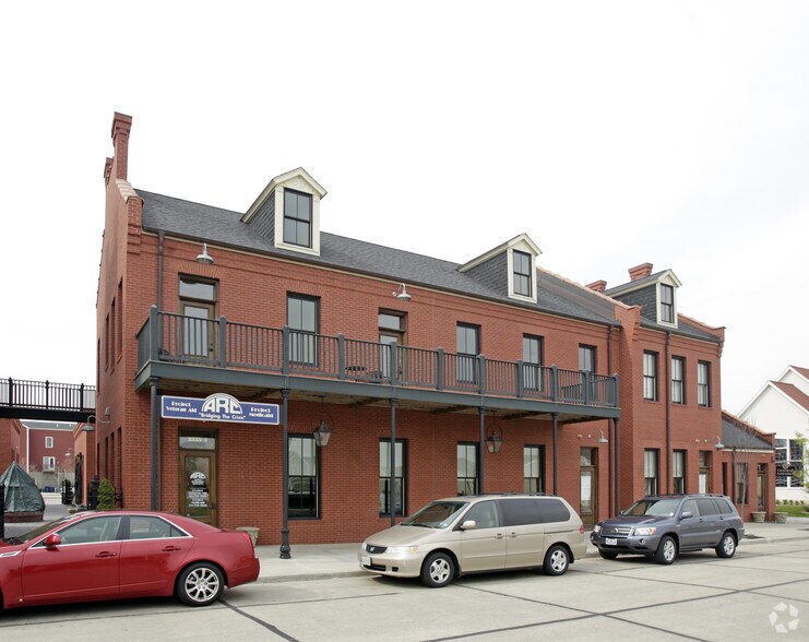 3333-7 Rue Royale, Saint Charles, MO à louer - Photo du bâtiment - Image 3 de 11