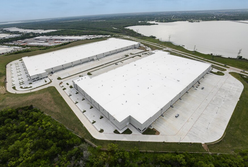 3584 Mountain Creek Pky, Dallas, TX à louer - Photo du bâtiment - Image 3 de 17