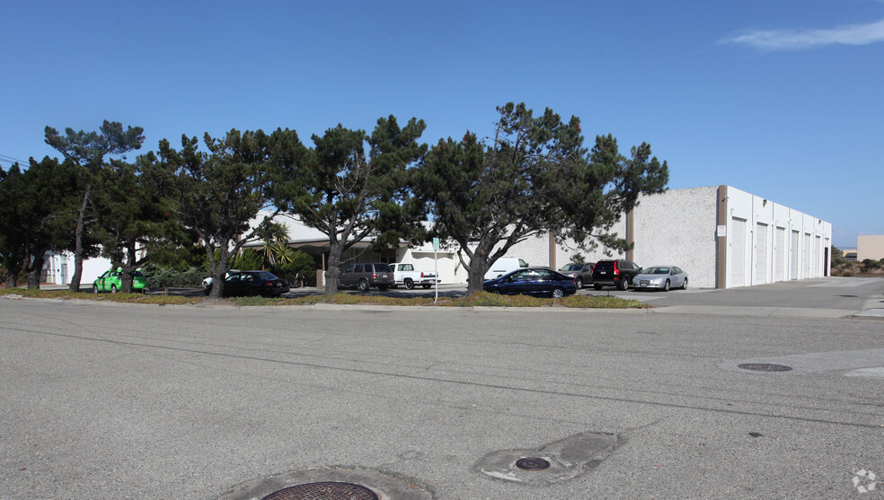 325 Corey Way, South San Francisco, CA for lease - Building Photo - Image 3 of 6