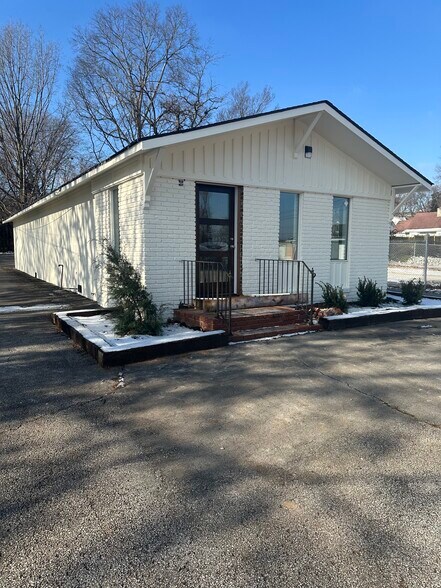 866 Lain Ave, Bowling Green, KY à louer - Photo du bâtiment - Image 2 de 3