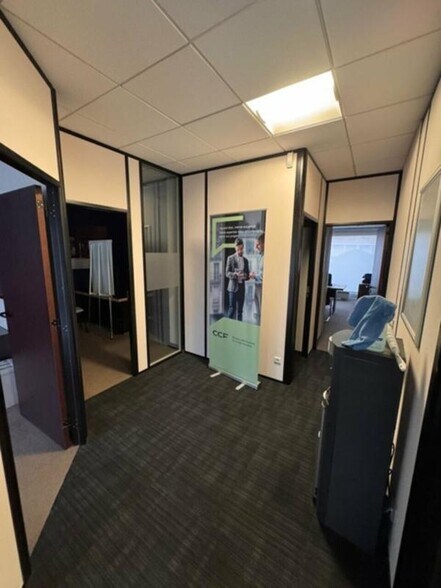 Office in Sainte-Foy-lès-Lyon for lease - Interior Photo - Image 3 of 10