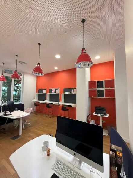 Retail in Paris for sale - Interior Photo - Image 3 of 6