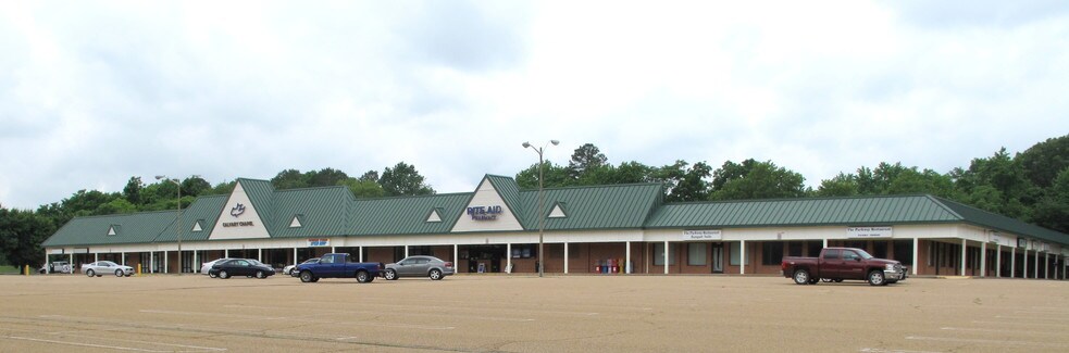 7183-7235 Stonewall Pky, Mechanicsville, VA à louer - Photo du bâtiment - Image 1 de 3