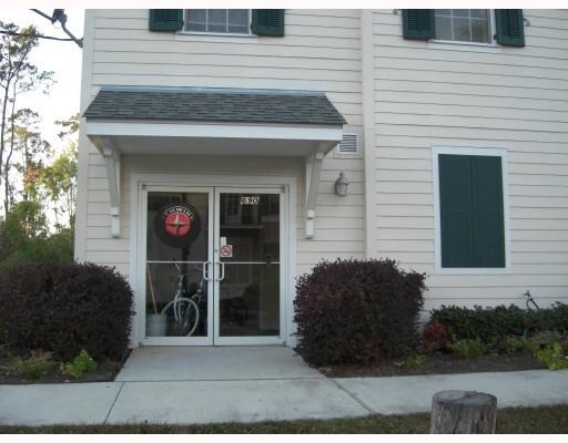 690 Lafitte St, Mandeville, LA à louer - Photo du bâtiment - Image 2 de 4