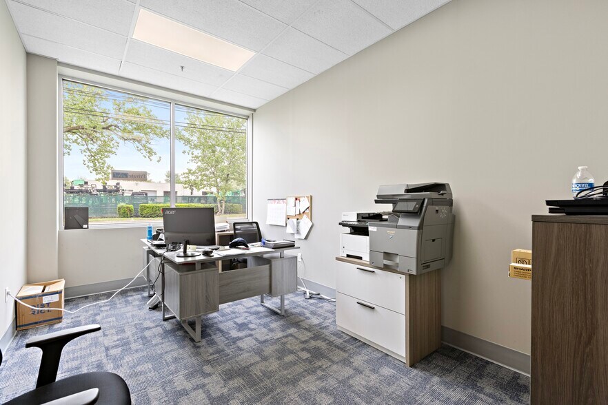 178 Commerce Rd, Carlstadt, NJ à louer - Photo du bâtiment - Image 3 de 25