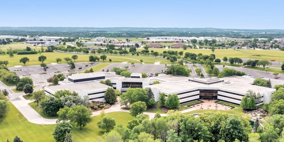 1100 Employers Blvd, De Pere, WI à louer - Photo du bâtiment - Image 1 de 11