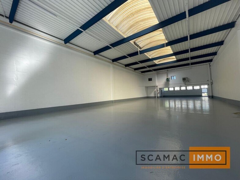 Office in Bonneuil-sur-Marne for lease - Building Photo - Image 3 of 14